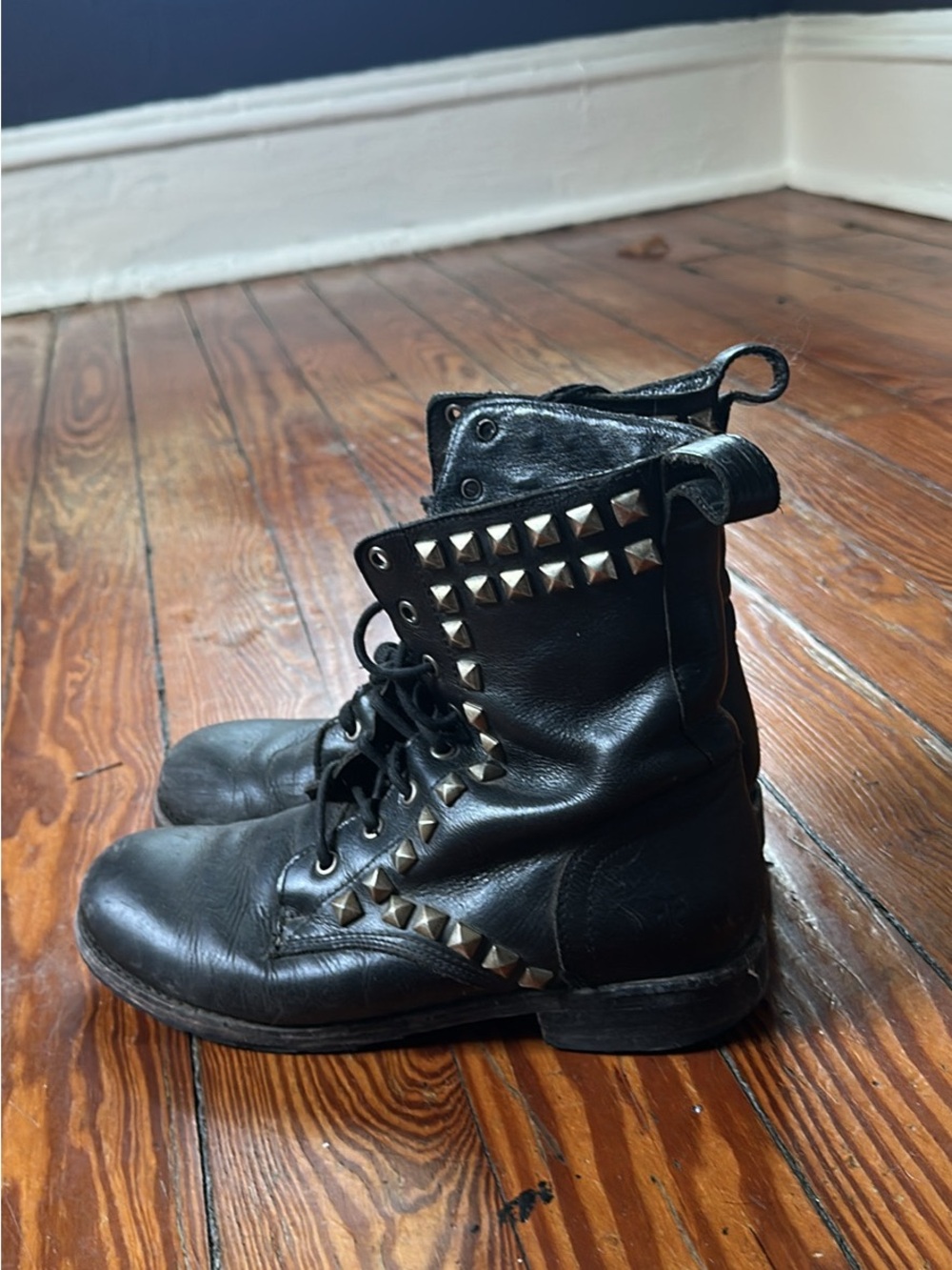 Frye Black Studded Combat Boots 9 - Picture 4 of 4